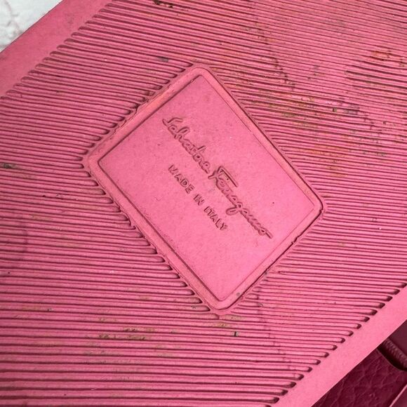 Salvatore Ferragamo Groove Pool Slides Pink 5 - Picture 11 of 12